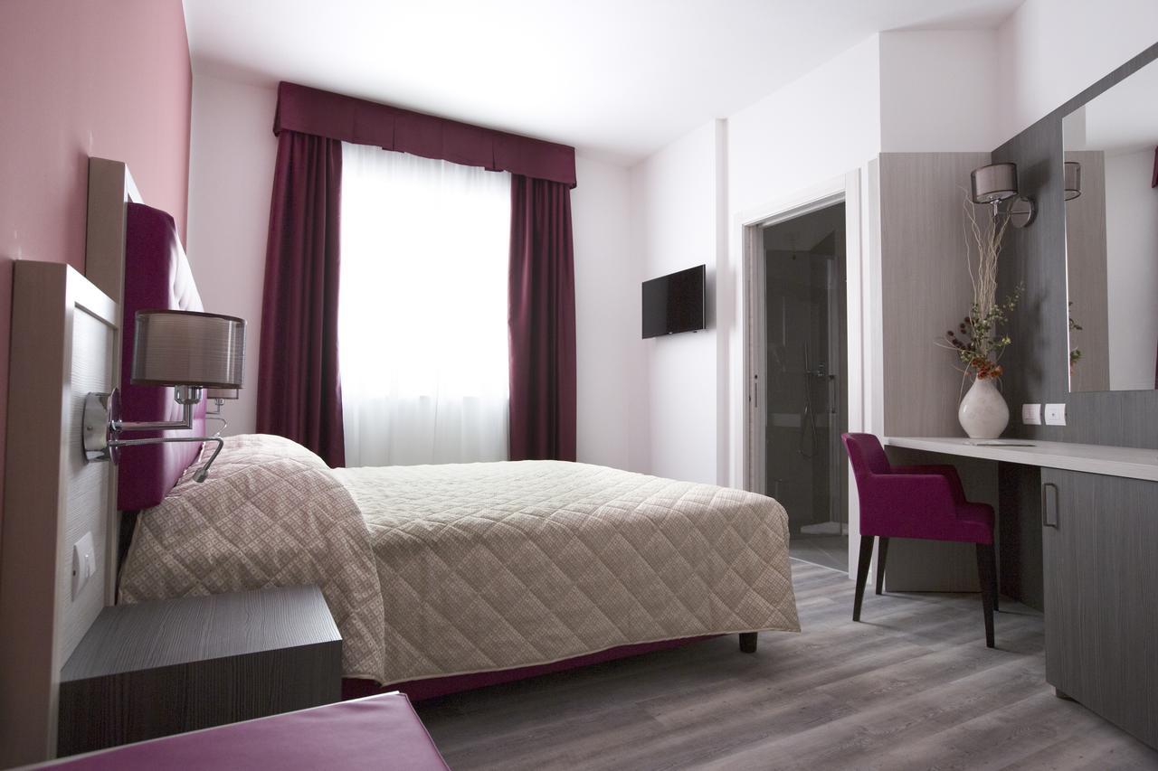 Alma Living Hotel- Al Girarrosto Venzone Eksteriør bilde