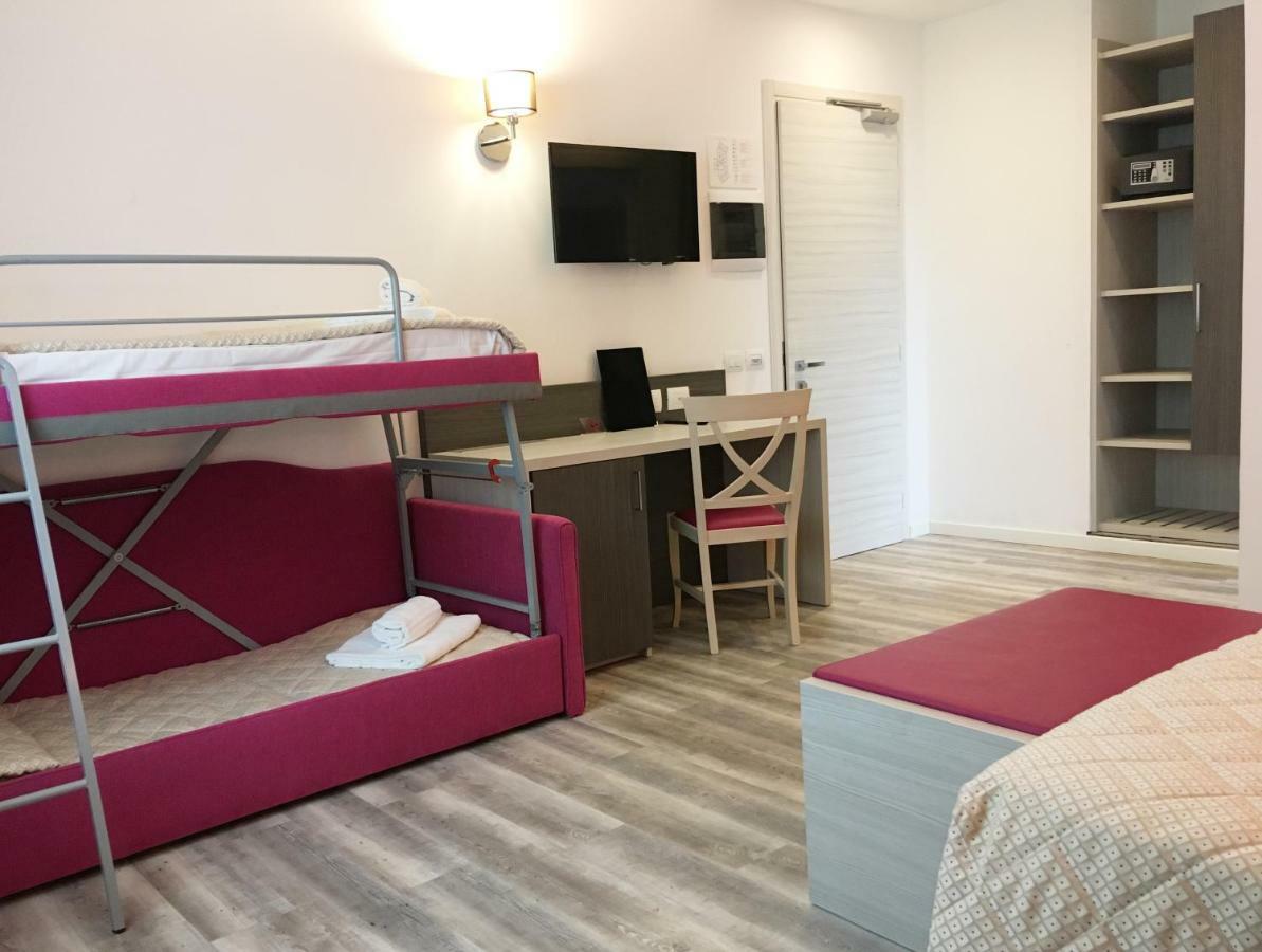 Alma Living Hotel- Al Girarrosto Venzone Eksteriør bilde